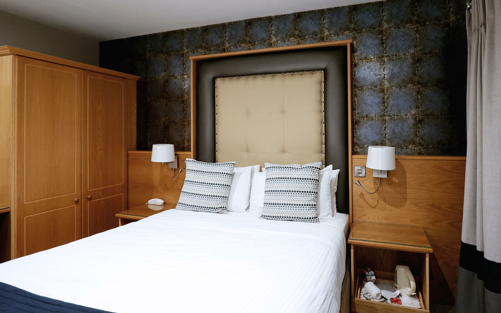 Classic Double Bedroom Glenavon House Hotel
